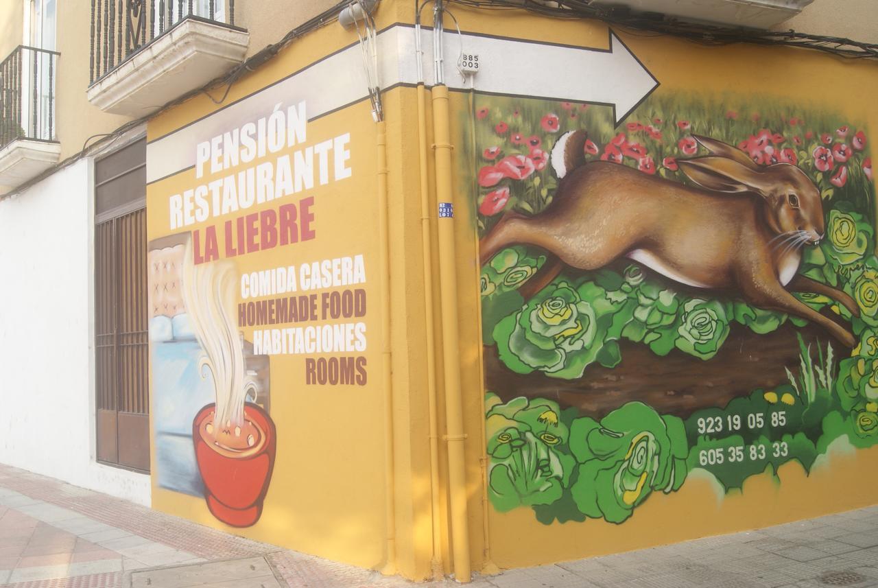 Pension Restaurante La Liebre Salamanca Esterno foto